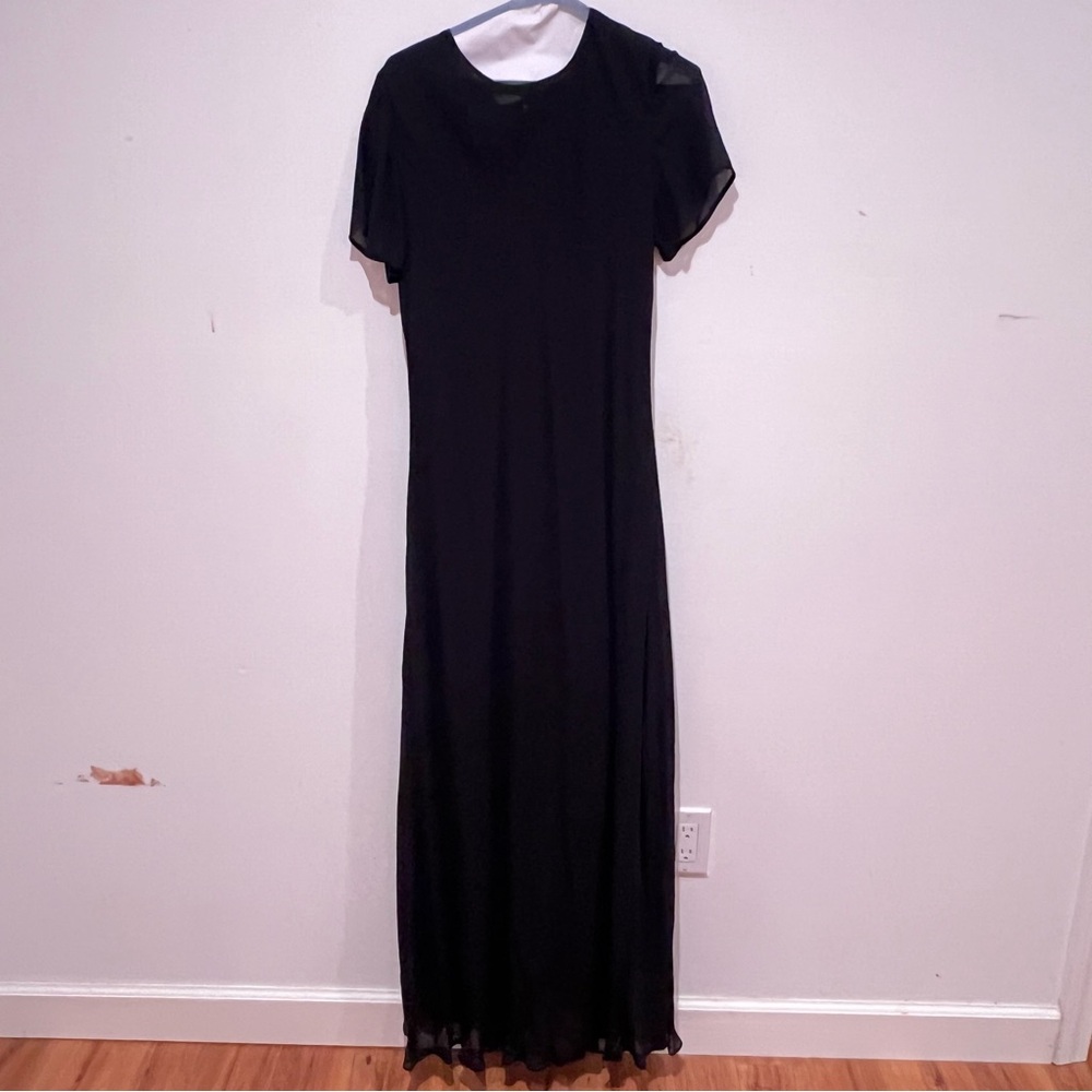 Black Maxi Sheath Dress with Crew Neck for Casual Wear